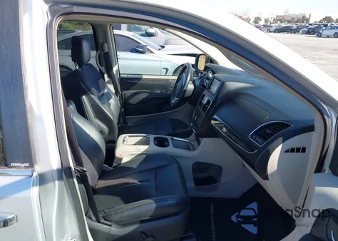 2011 Chrysler Town & Country Limited z USA, uszkodzony, nr VIN 2A4RR6DG8BR716624